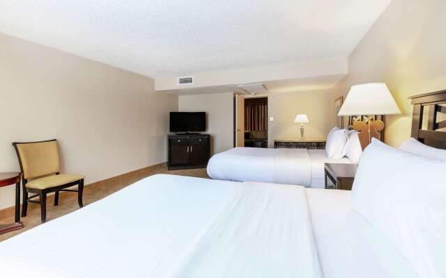 Embassy Suites by Hilton Kansas City Plaza