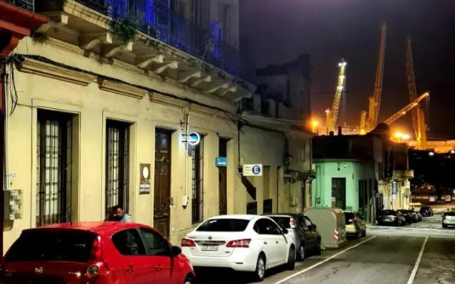 Hostal MVD Port
