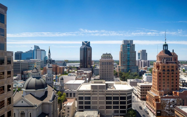 Sheraton Grand Sacramento Hotel