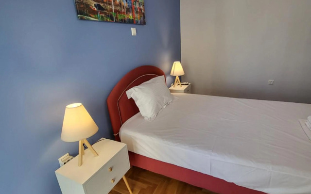 Athens city center apartment next to metro & close to Acropolis