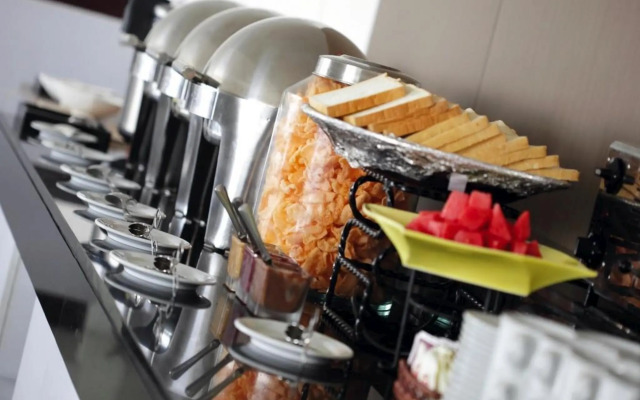 Amaris Hotel Bekasi Barat