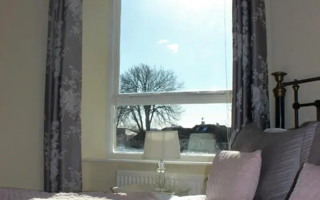 Trafalgar House Hotel - B&B