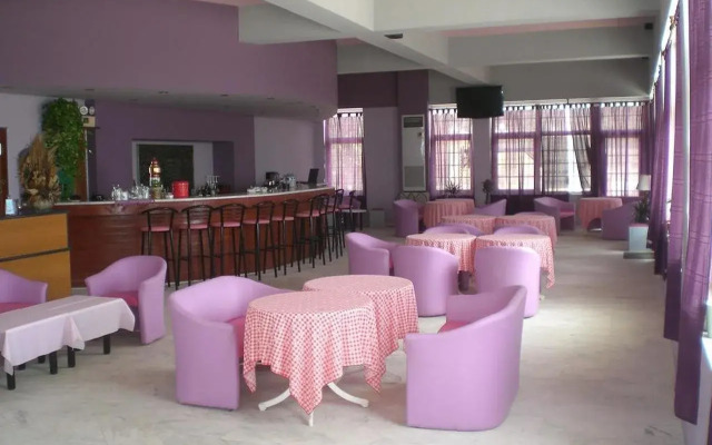 Ammes Hotel