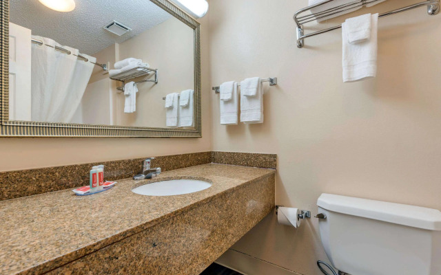 Econo Lodge Louisville Downtown