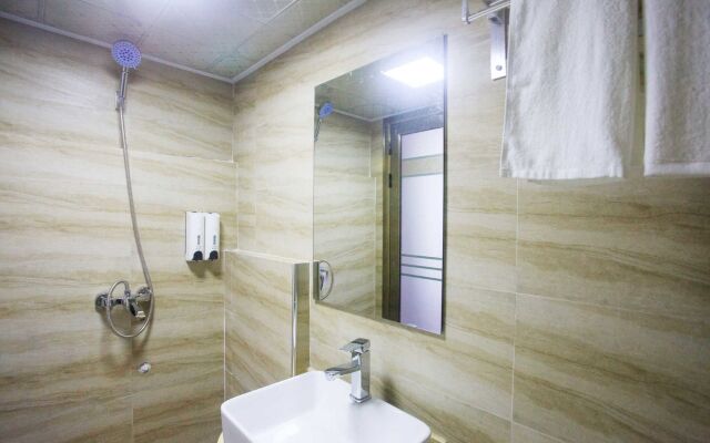 Tai Fu Business Hotel