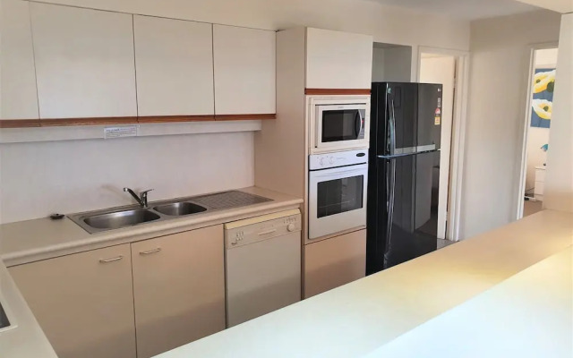 Burleigh Esplanade Beachfront Apartments
