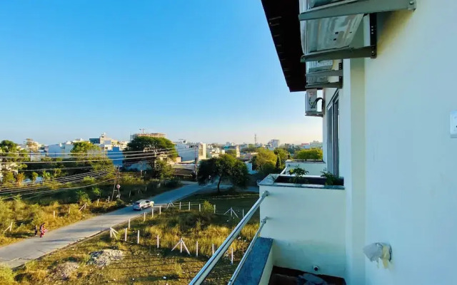 Stay 10 Parallel Apartment Hotel