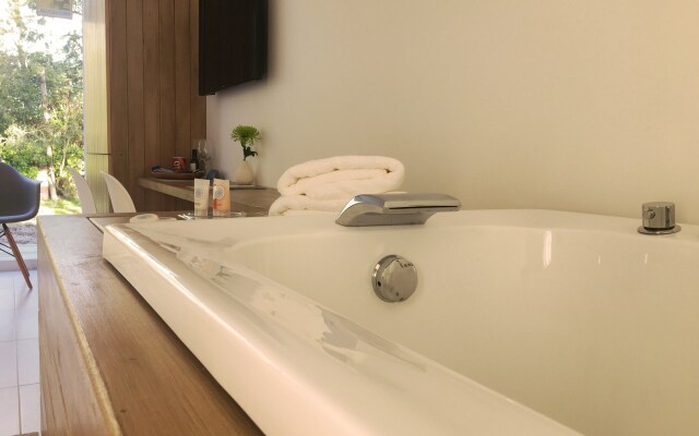 Live Hotel Boutique - Adults Only