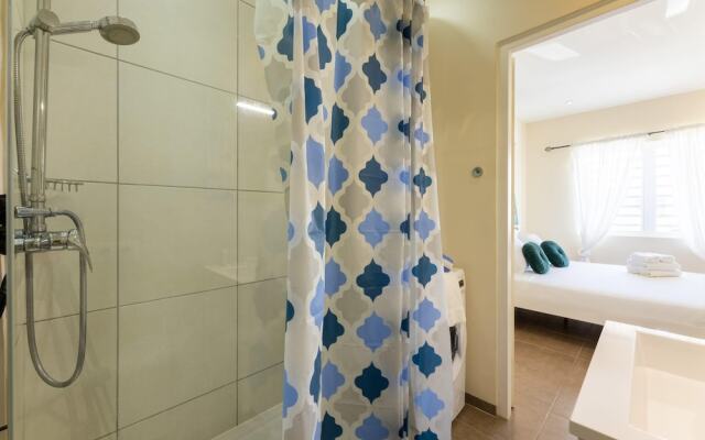 Charming 2BR Apt With Tropical Garden Pool