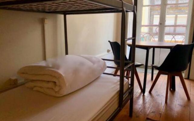 Magnlia Porto Hostel  Suites