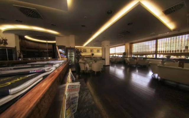 Hotel Lav
