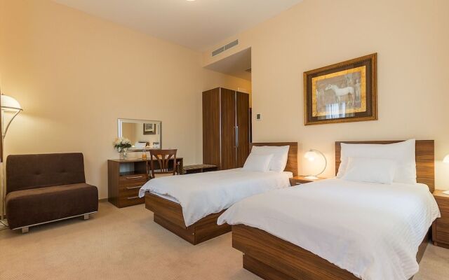 Hotel Maroon