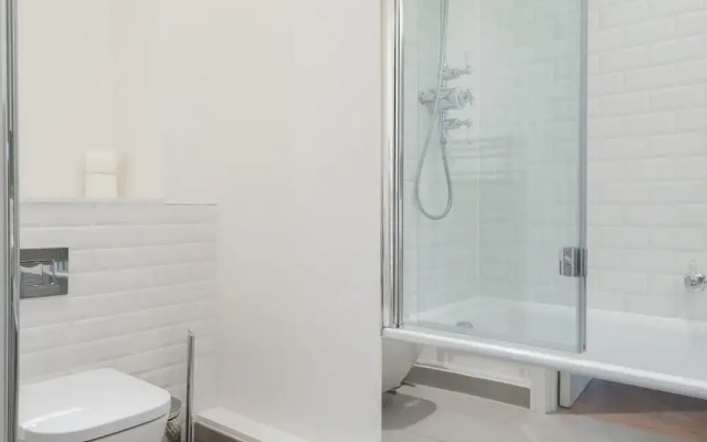 Platinum Apartment in Central Camden 9984