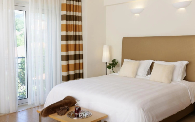 Chloe Hotel