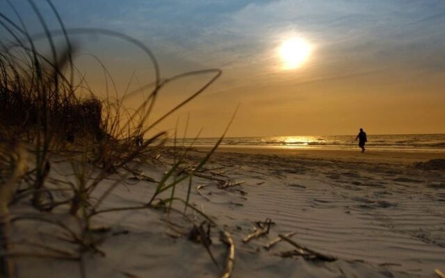 Sea Lane 19 by RedAwning