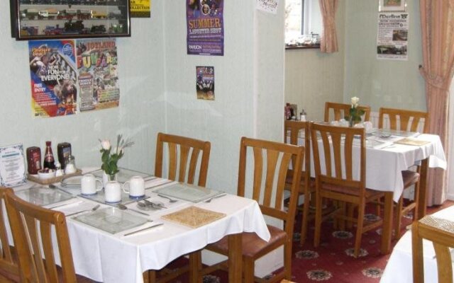 Spindrift Guest House - Adults Only