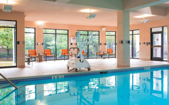 Courtyard by Marriott Newark Elizabeth