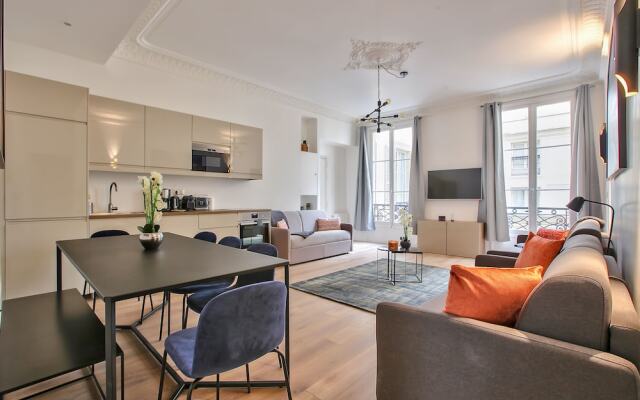 63-Luxury Flat Champs-Elysees (1c)