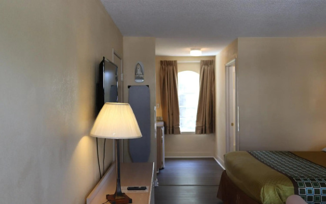 Woodstream Inn