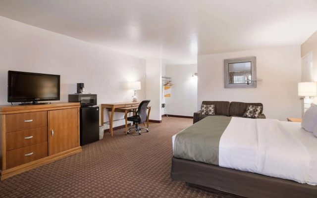 Quality Inn & Suites Lake Havasu City