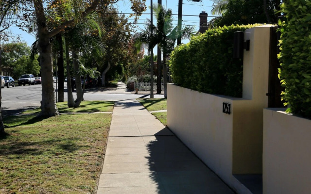 Wilshire Vista