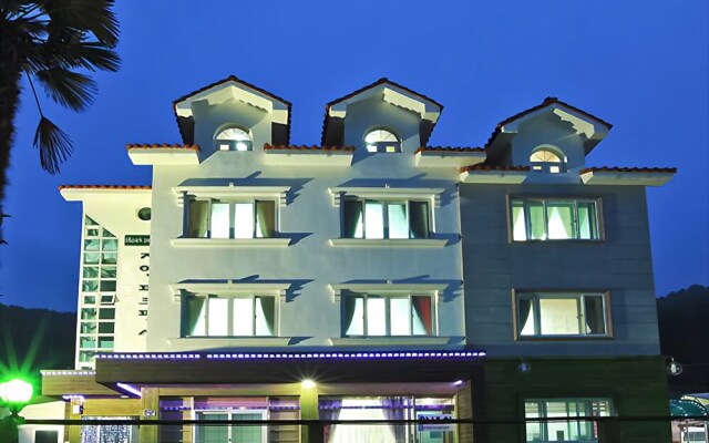 Tongyeong Ji and Park Pension