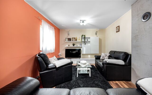 2 Bedroom Apartment Near Sibenik Krka Waterfalls