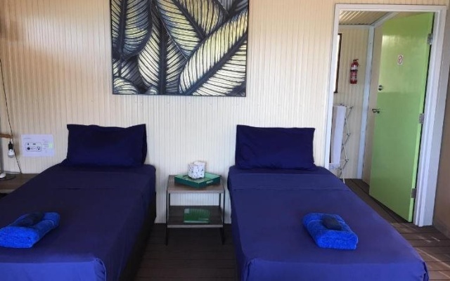 Bremer Island Banubanu Beach Retreat – Guest Rooms – East Arnhem