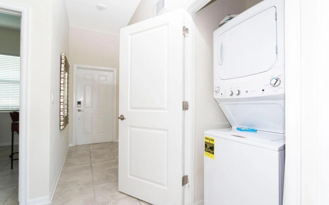 3180 PC - 402 - Storey Lake