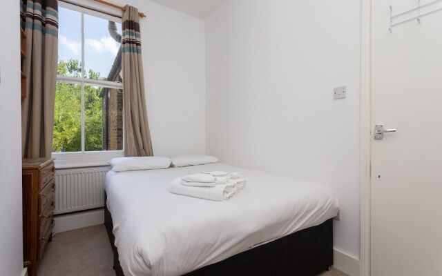 2 Bedroom Flat In South London