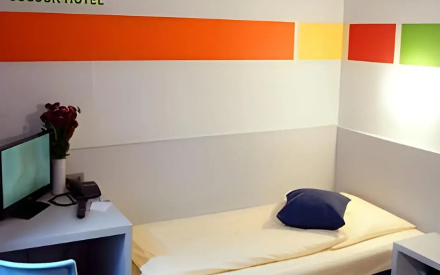 Colour Hotel