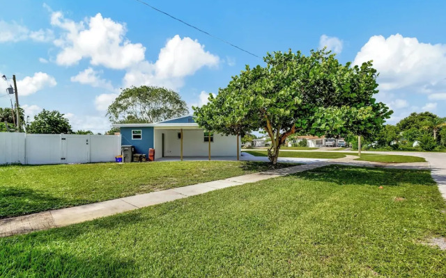 Sunshine Villa w/ Private Pool