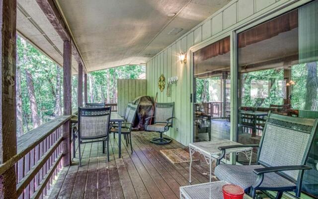 02101 - 1 LaCanada Lane