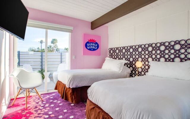 Bubble Gum Modern Holiday home 3