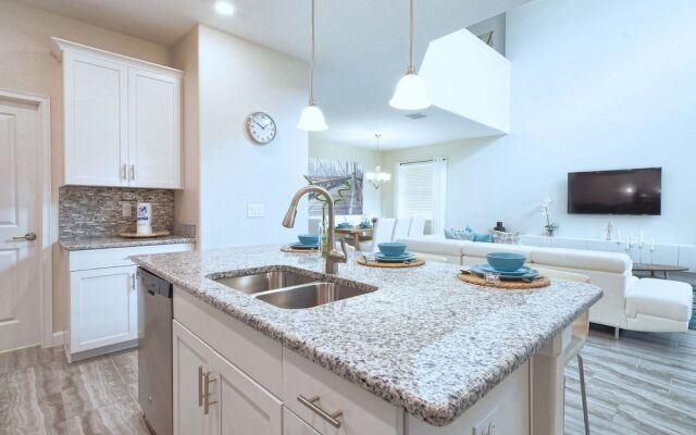 Solterra - 5 Bedrooms House w/pool-7037SR