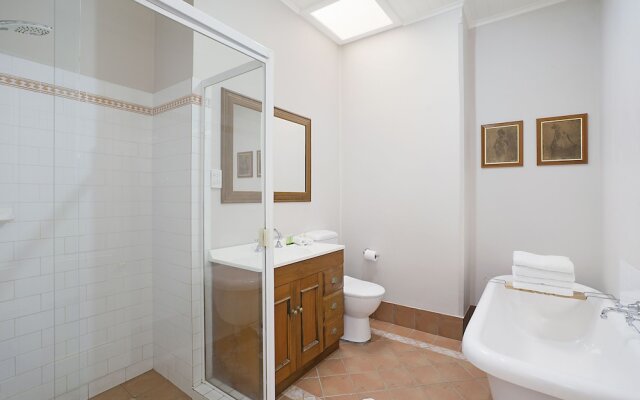 Newcastle Terraces & Apartments - Vista Apartment