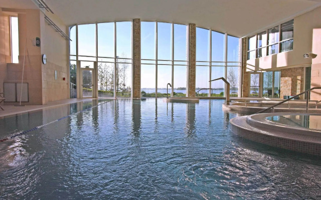 Hodson Bay Hotel