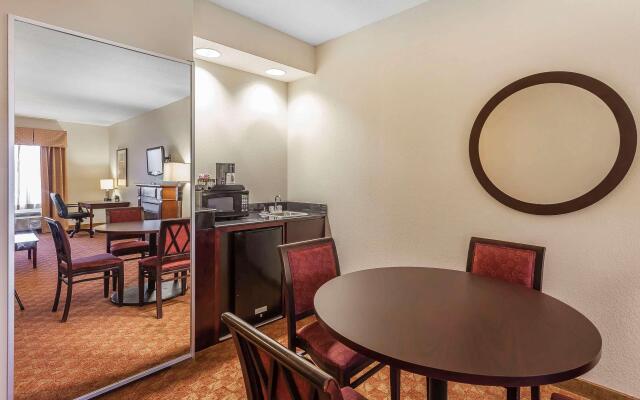 Comfort Suites Suffolk - Chesapeake