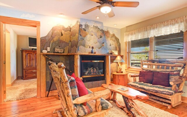 Snowdrift Peak 203 2 Bedroom Condo by RedAwning
