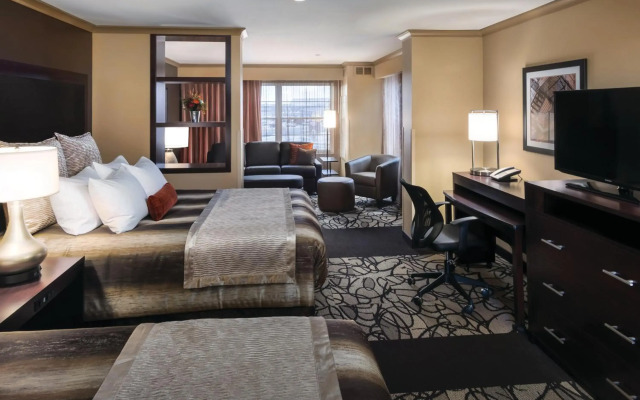 ClubHouse Hotel & Suites - Fargo
