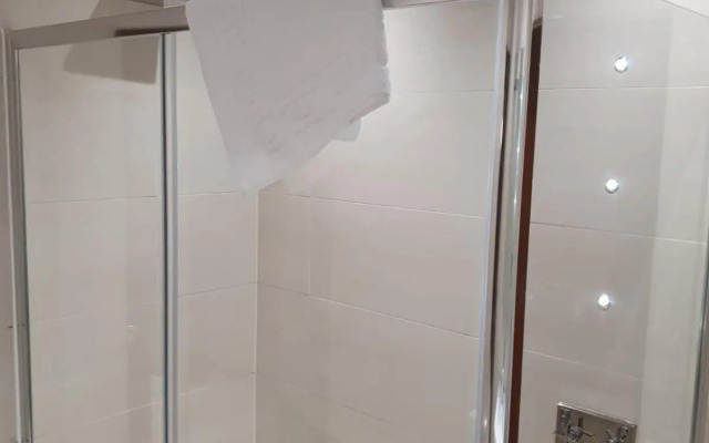 Liverpool Party Pads The Famous 8