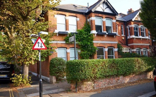 The West Ealing Escape - Glamorous 4bdr House With Patio