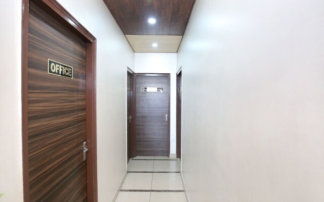 OYO 15644 Hotel Karma