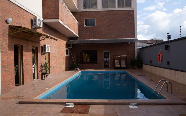 Oak Haven Hotel And Suites
