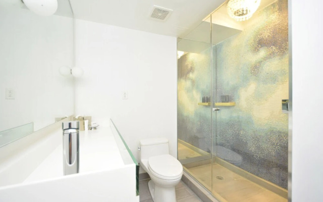 Mondrian 1 BR  Bayview Deluxe - SBR 1718