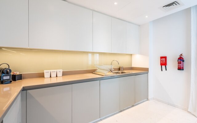 Spacious Apt With Spectacular Burj Khalifa Views