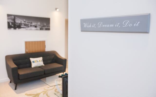 Hamilton Grace - Paramount Apartments