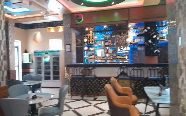 Mazola Diamond Hotel