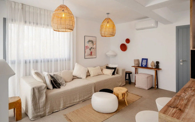 Villa Ama Plaka With 3 Bedrooms and 3 Bathrooms