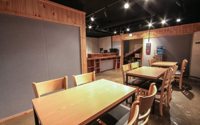 Yeosu Party Motel and Guest House